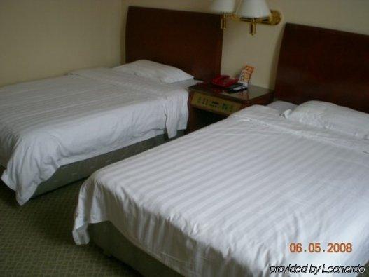 Five Rams City Hotel Guangzhou Room photo